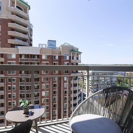 Bright Apartment Walk To Ballston Metro Арлингтон Экстерьер фото