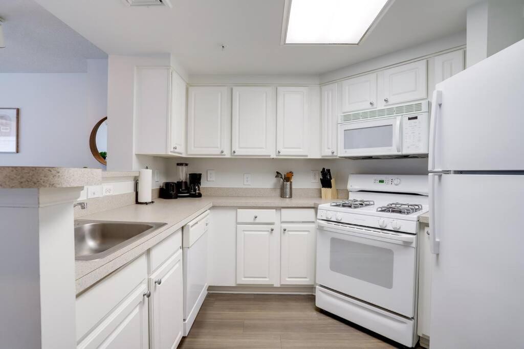 Bright Apartment Walk To Ballston Metro Арлингтон Экстерьер фото