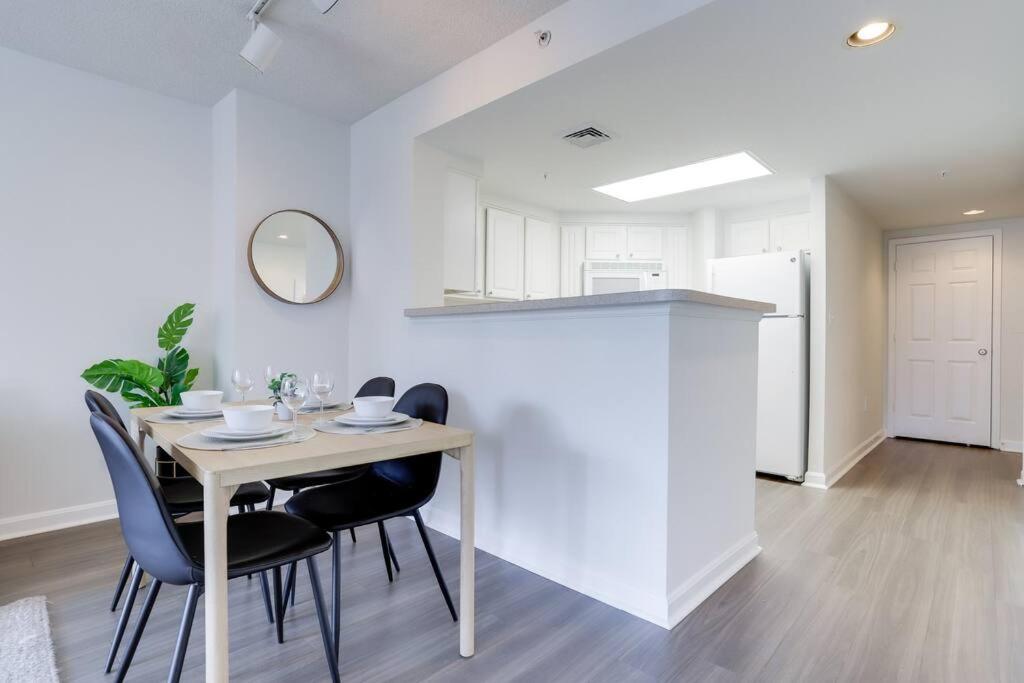 Bright Apartment Walk To Ballston Metro Арлингтон Экстерьер фото