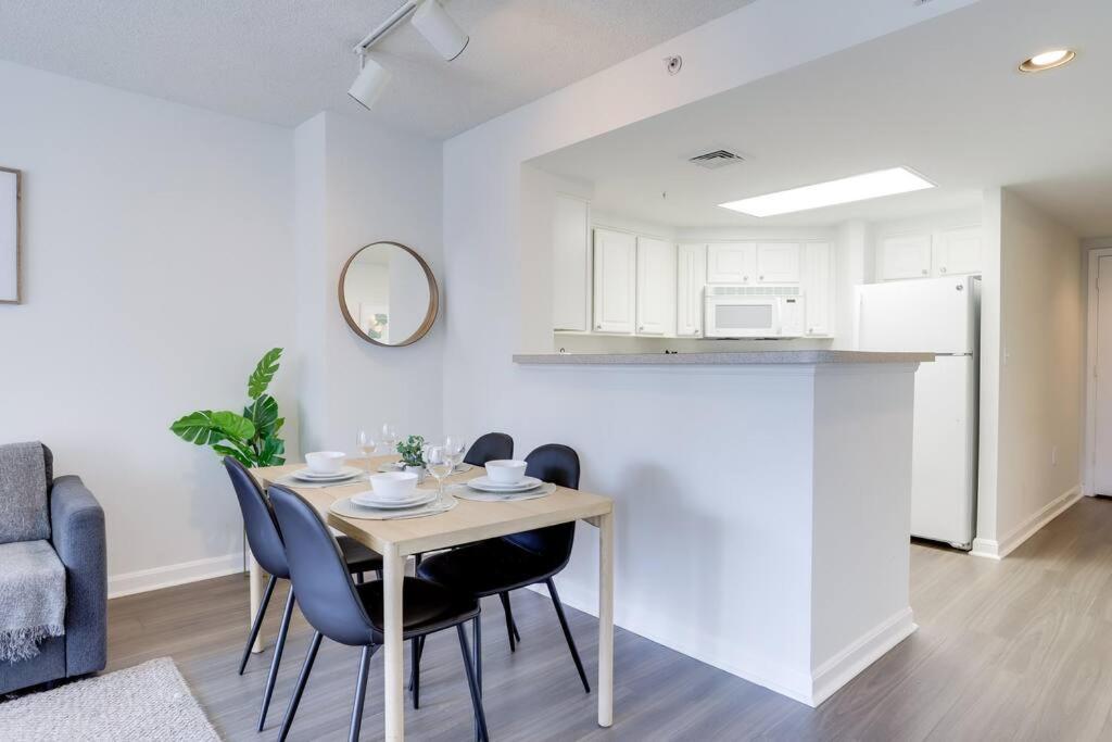 Bright Apartment Walk To Ballston Metro Арлингтон Экстерьер фото