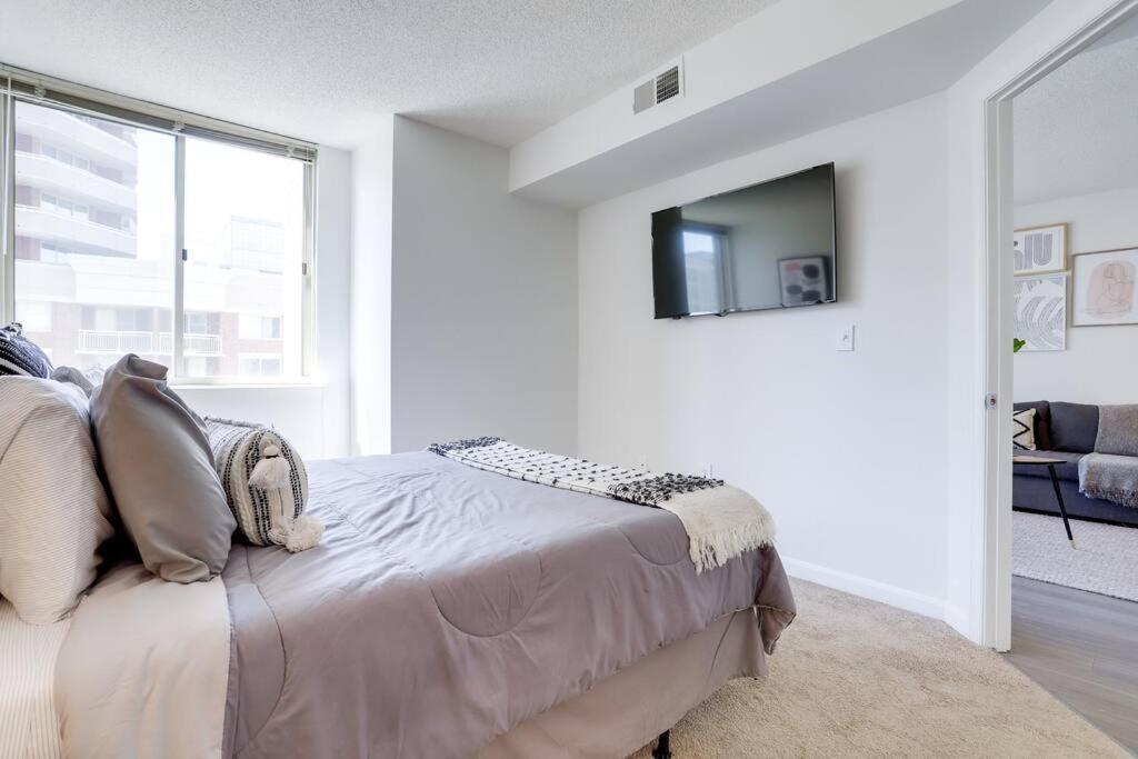 Bright Apartment Walk To Ballston Metro Арлингтон Экстерьер фото