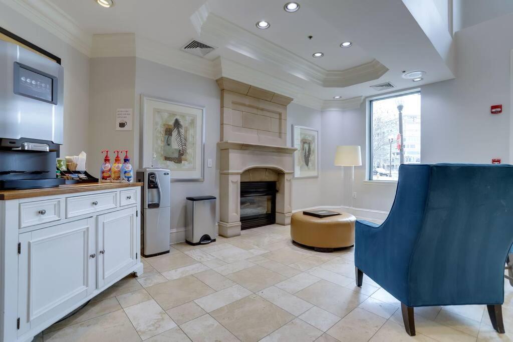 Bright Apartment Walk To Ballston Metro Арлингтон Экстерьер фото